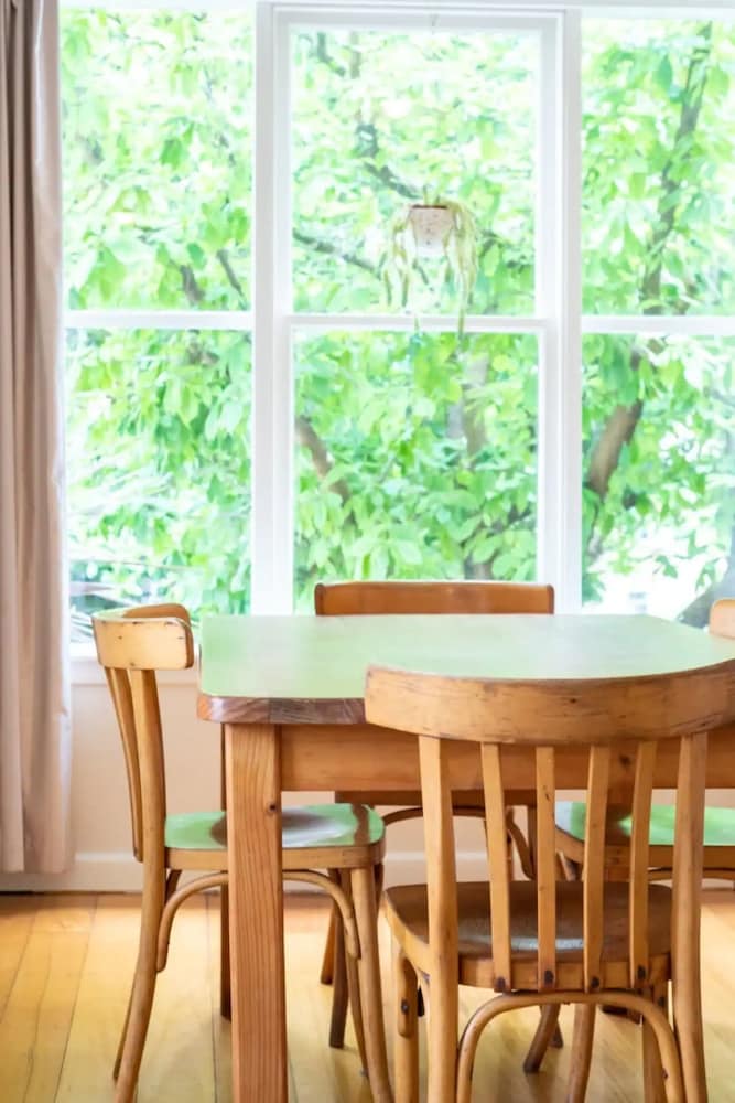 Фото Sunny 1 Bedroom Flat in Quiet St Kilda With Parking