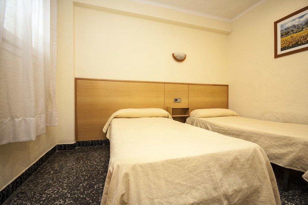 Фото Apartamentos Goya-68