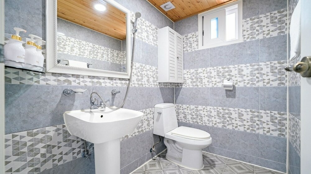 Фото Yeosu Riaeddo Poolvilla Pension