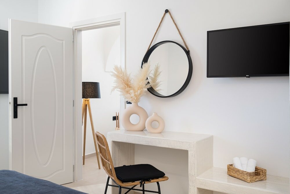 Фото Almira Luxury Suites