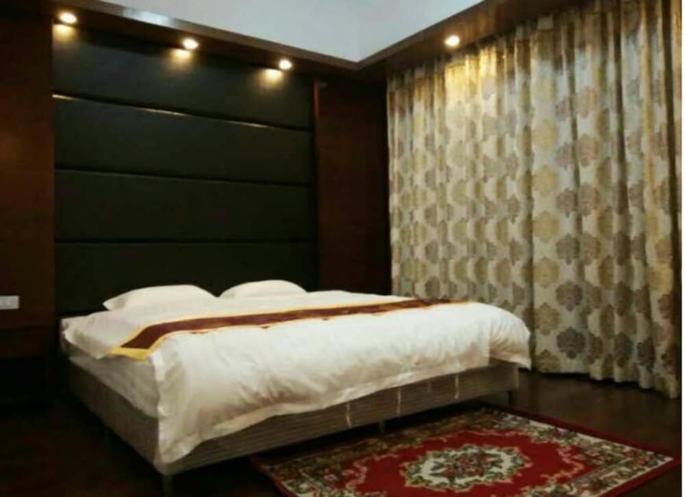 Фото Moon River Lake View Villa