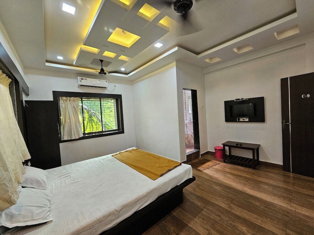 Фото Hotel Royal Stay Ganpatipule