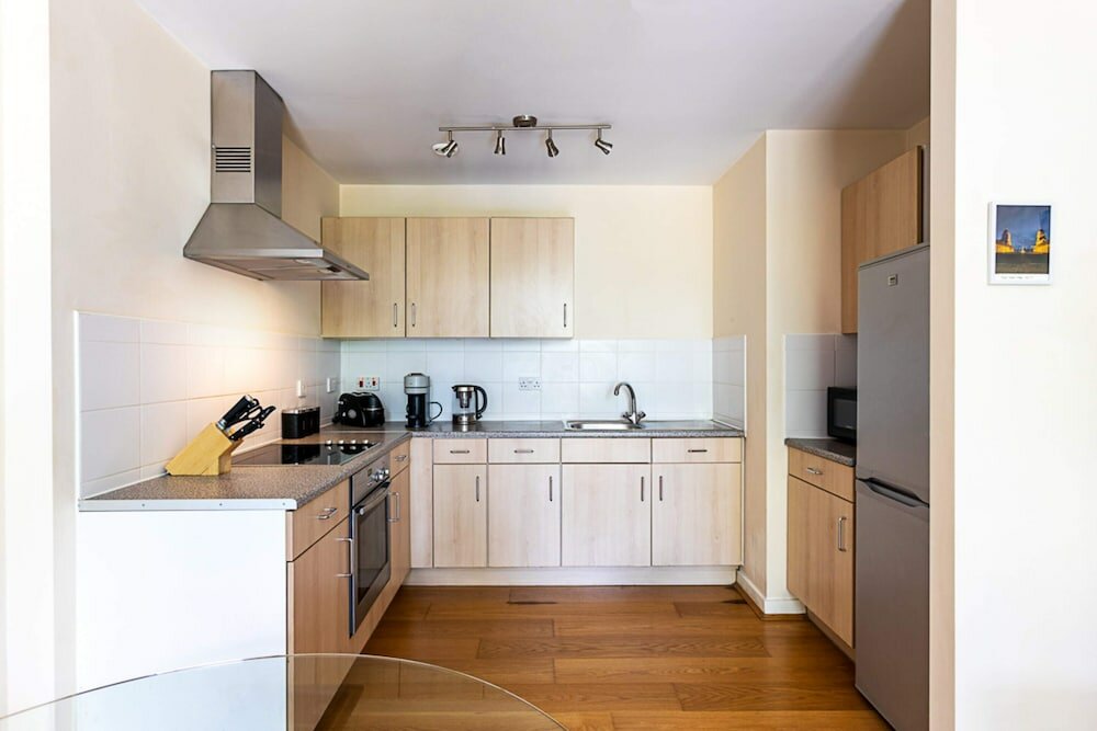 Фото Modern 1 Bedroom Apartment in West London