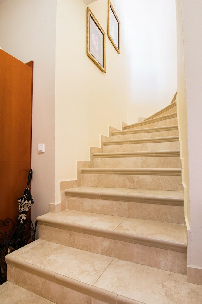 Фото 2Floor Apartment