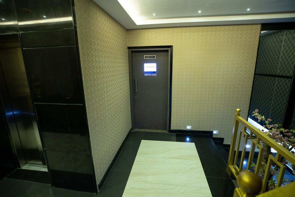 Фото Grand Seasons - The Business Hotel