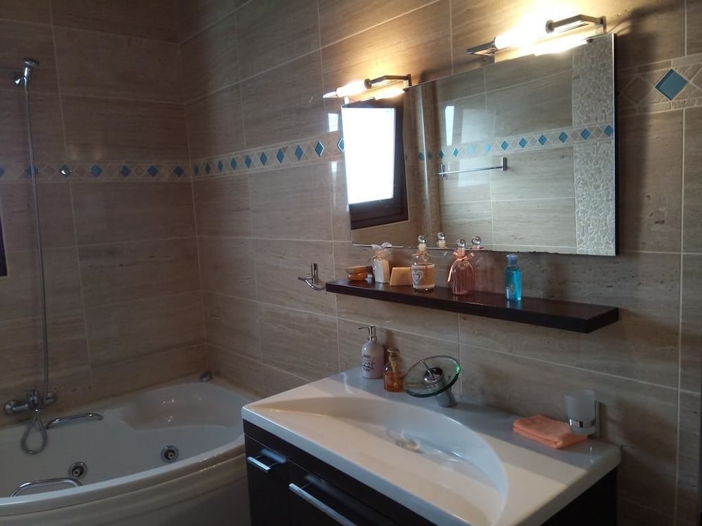 Фото Luxury Villa Thea