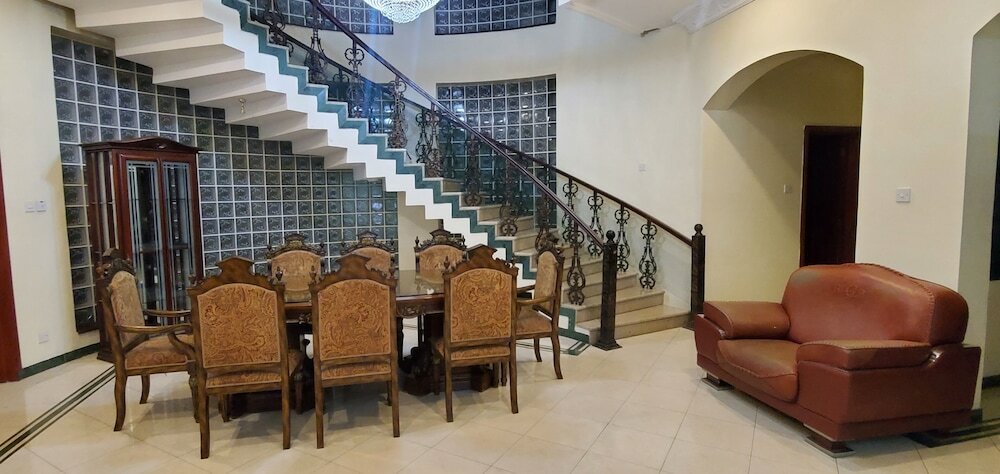 Фото Mini-Mansion Villa Adjacent To The Beach