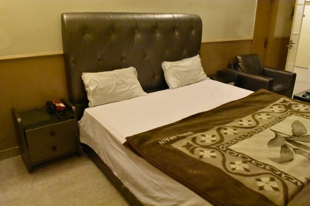 Фото Hotel Royal Gardens Jail Road