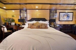 Hera Grand Luxury Cruises Halong (Quảng Ninh Province), hotel