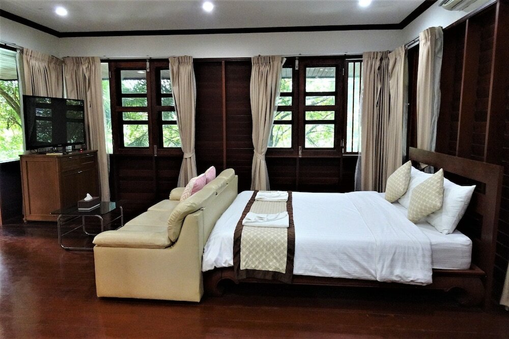 Фото West Wonder Riverside Resort