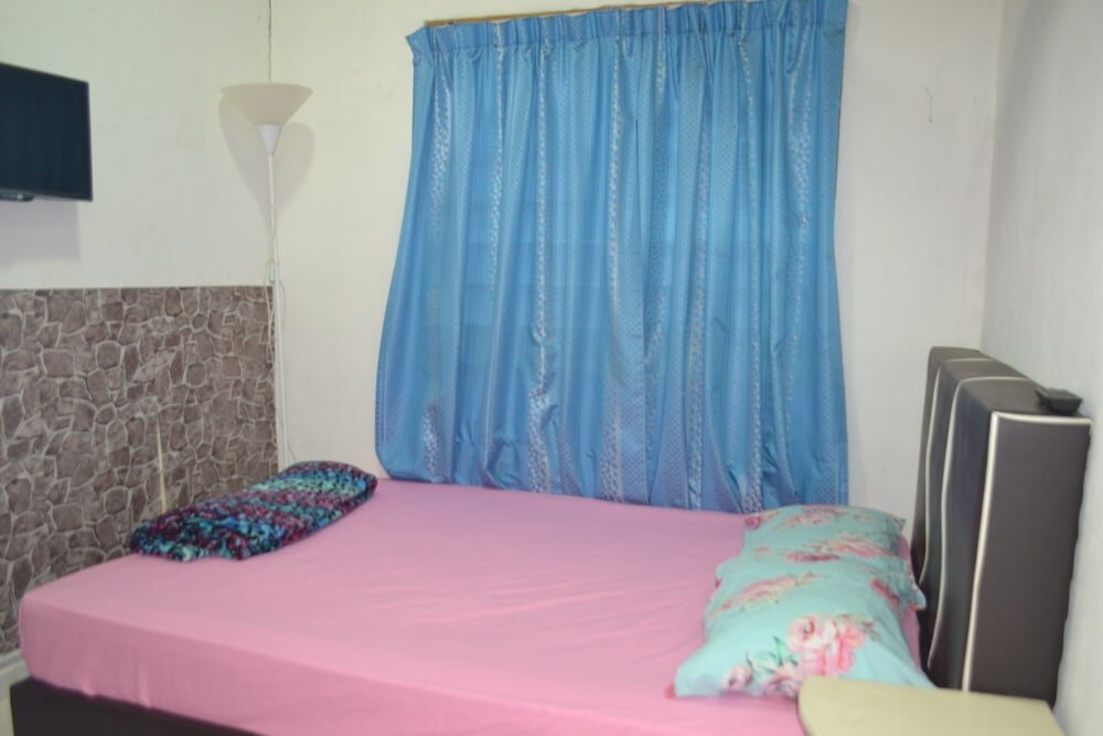 Фото Spot On 89821 Batu Maung Sempoi Inn And Cafe