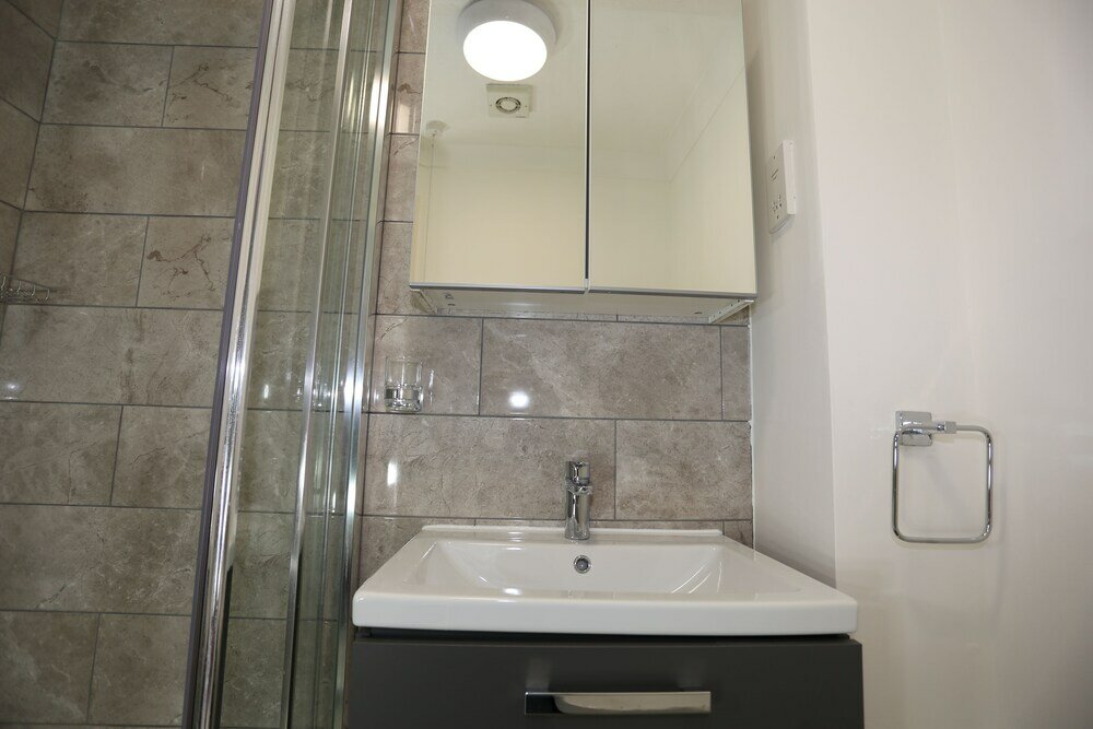 Фото Lovely Studio Apartments - Thamesmead