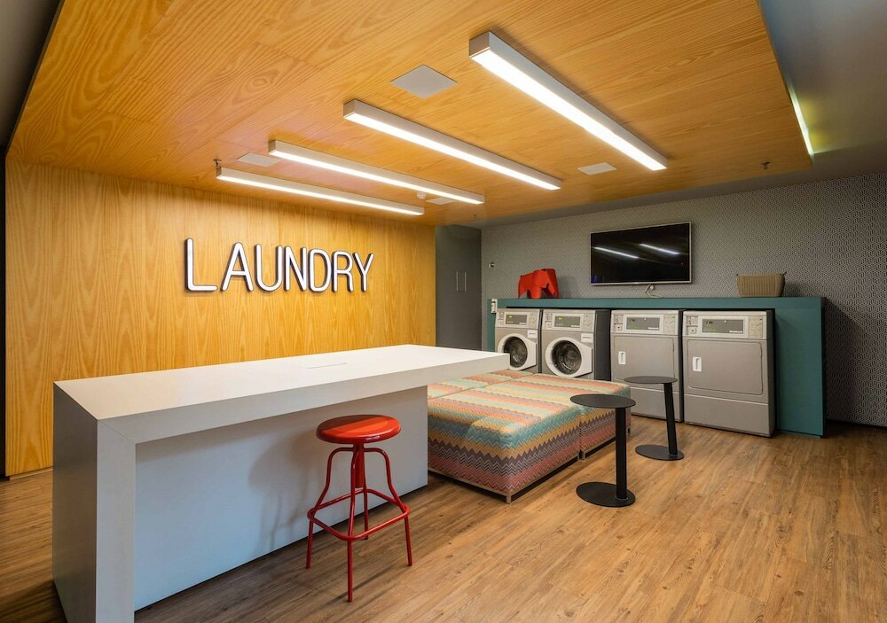 Фото Charlie Alphaville