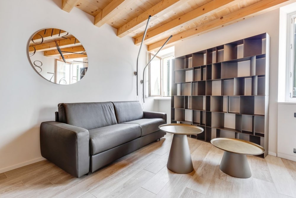 Фото Luxury & Charming Piazzetta San Giorgio Apartments