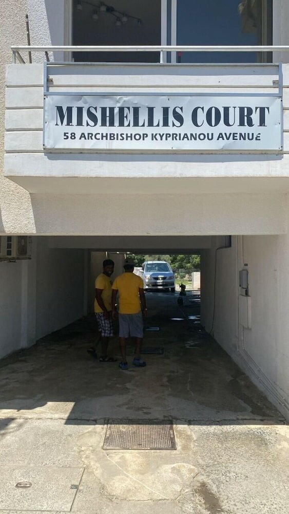 Фото Larnaca Comfort Rooms