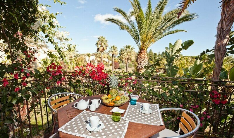 Апартаменты Fantastico Baia de Bahas Residence Sea View two Bedroom Sleeps six Num0894