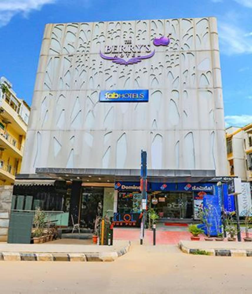 Фото отеля 1