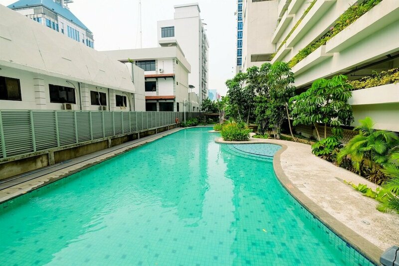 Гостиница Nice And Homey 2Br Apartment At Capitol Park Residence в Джакарте