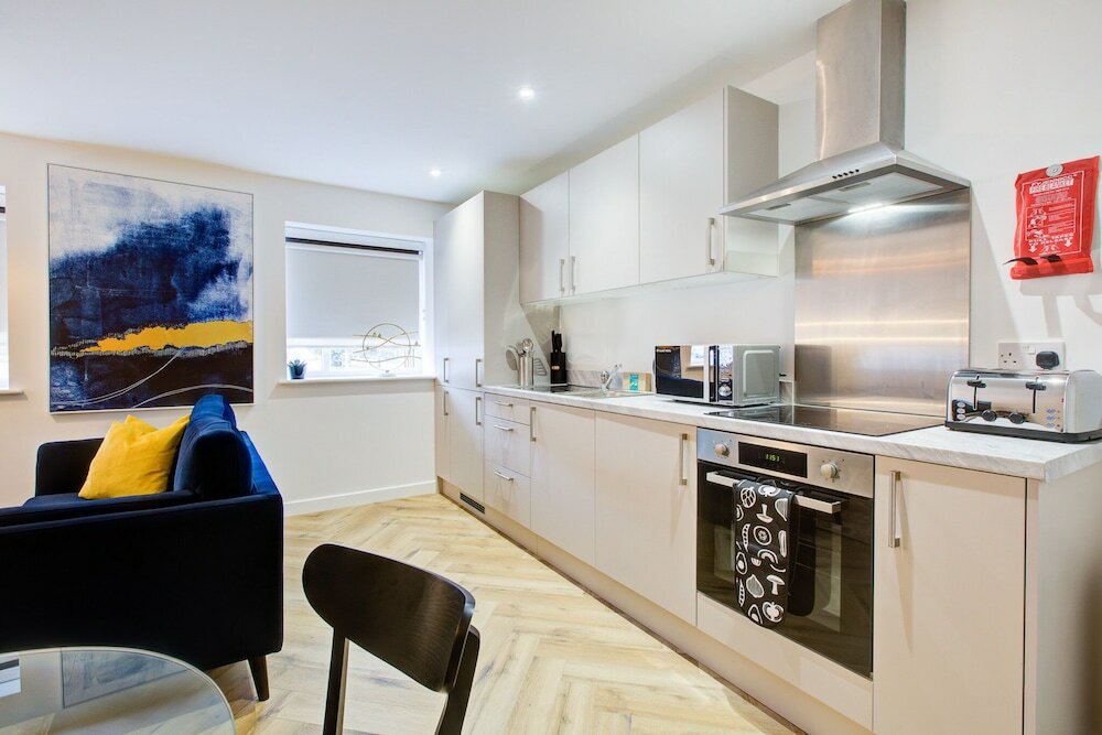 Фото Hybrid Resi - Mitcham