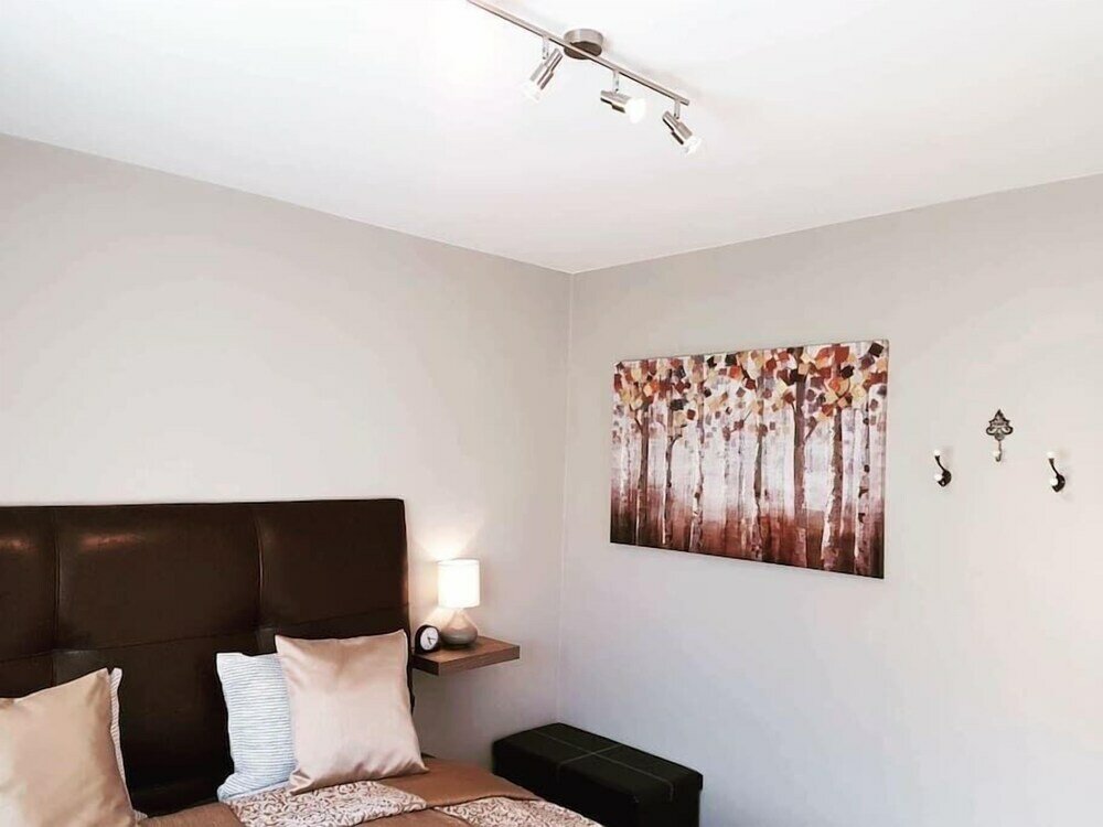 Фото Akureyri Central Rooms