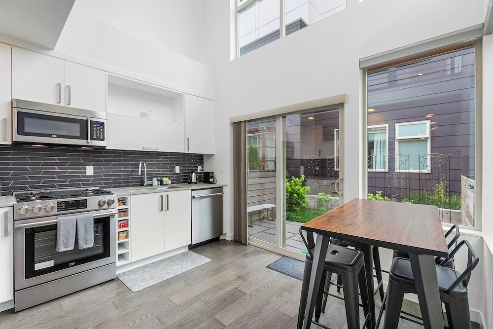 Фото Autumn Leaves in Jefferson Park