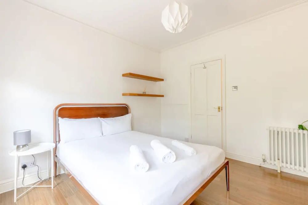 Фото Spacious 2 Bedroom in Gorgeous Camberwell With Garden