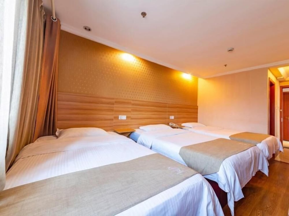 Фото GreenTree Inn Chongqing Longhu Times Tianjie Xietaizi Subway Station Hotel