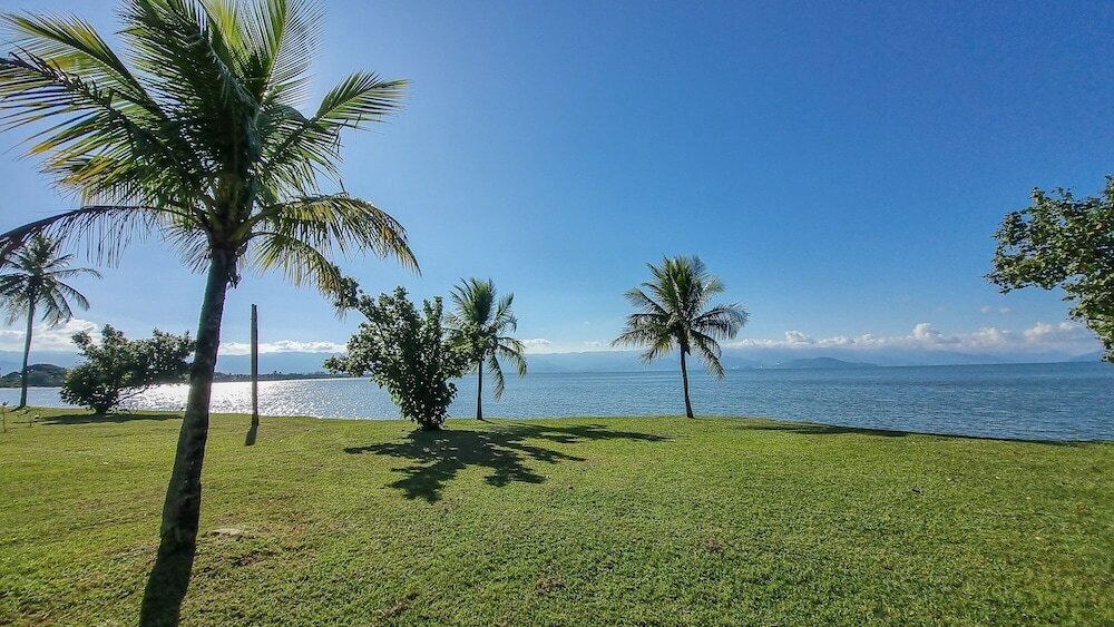 Фото Magnífica Mansão à 50m da praia de Barequeçaba para até 18 pessoas