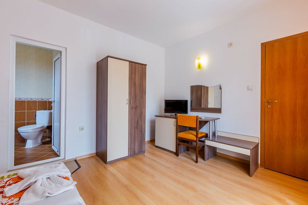 Фото Classic Double or Twin Room in Dafinka Guest House