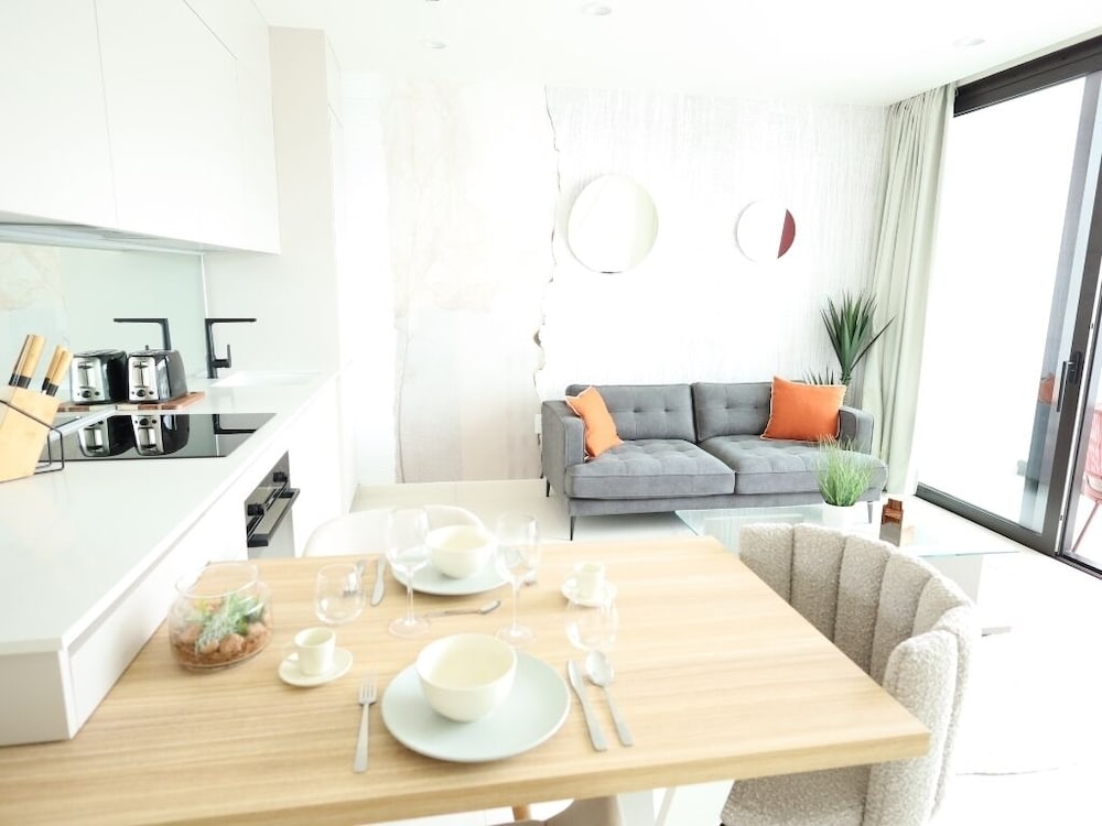 Фото A116 at The Hills Residence