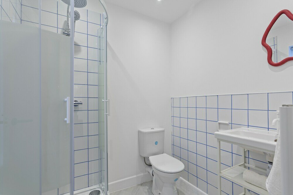 Фото OnPoint -3 Bed House - Parking