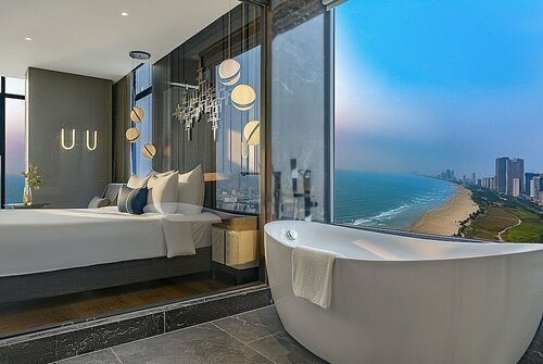 Гостиница Peninsula Hotel Danang в Дананге