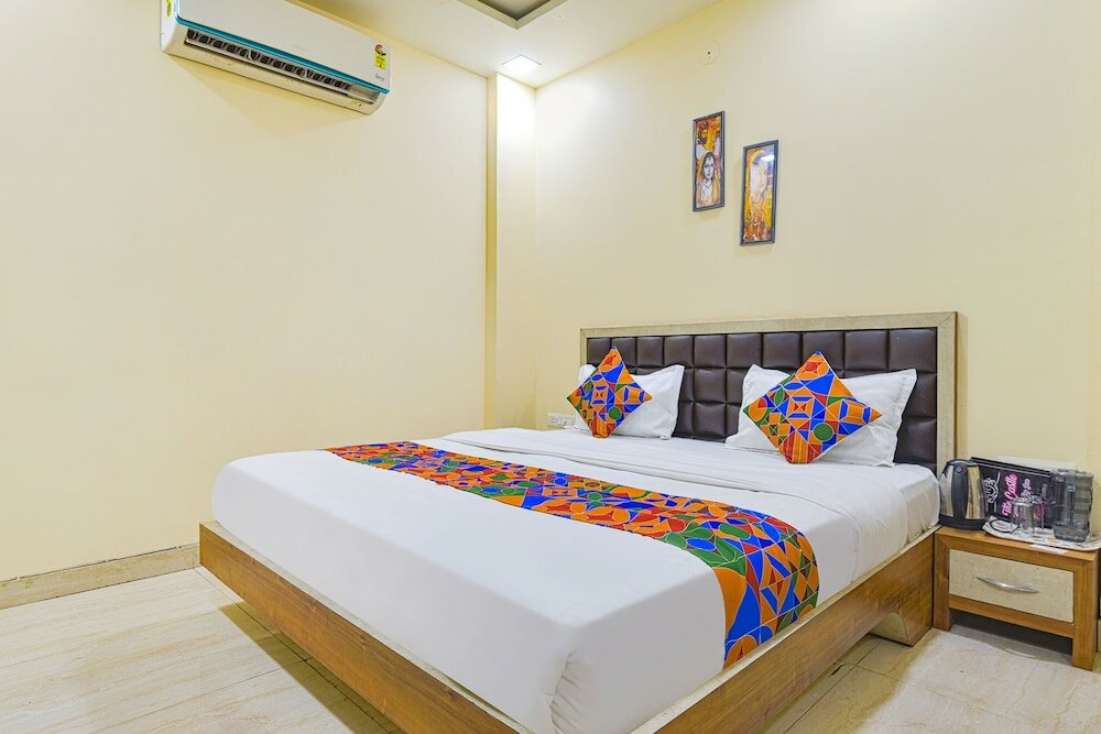 Фото Fabhotel The Castle Homestay Inn