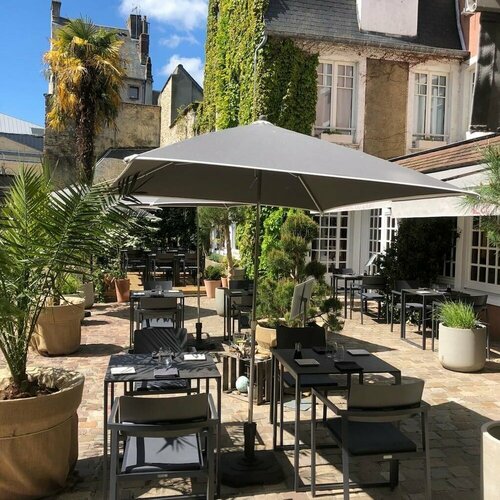 Гостиница Hotel Le Lion d'Or et restaurant la Table du Lion в Байё