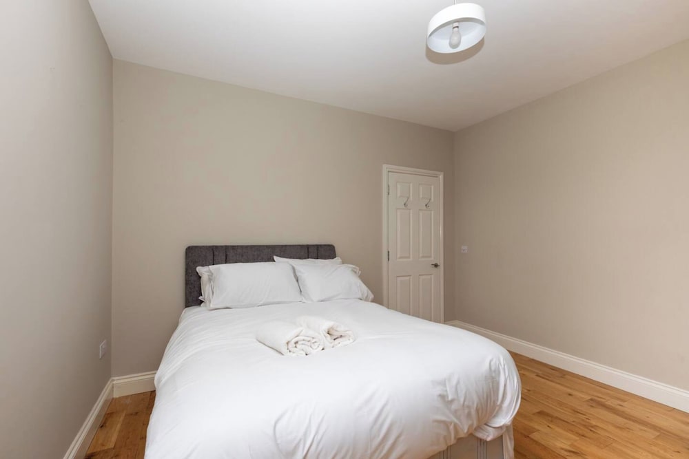Фото Beautiful 3bd Garden Flat - Tooting!