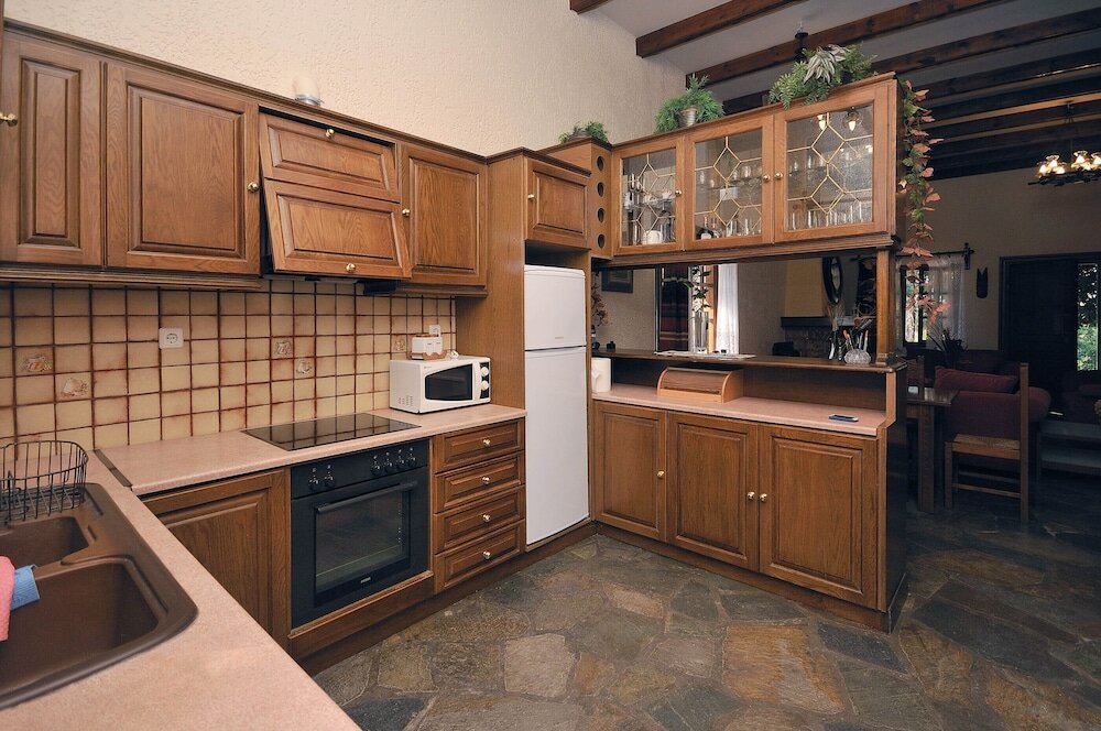 Фото Family Maisonette with Pool near Beach