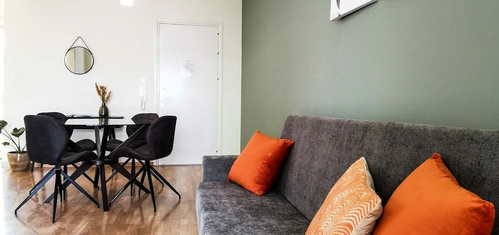 Фото Phaedrus Living: City View Luxury Iras Flat 102