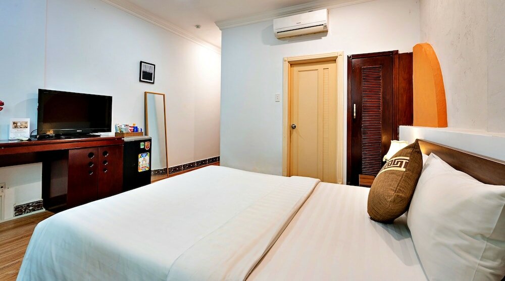 Фото Hanz Cosmos Central Hotel