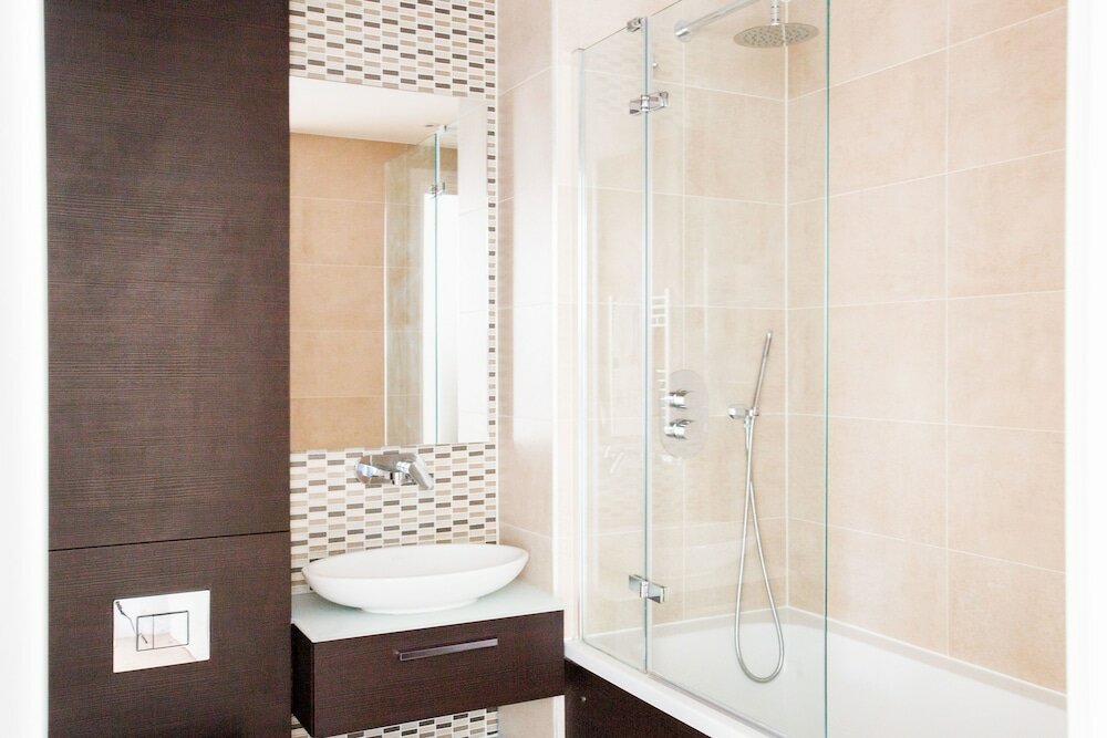 Фото 2 Bed &1 Bath Apartment in Canary Wharf