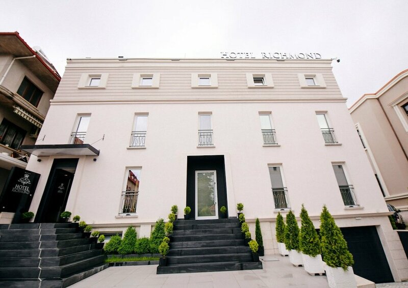Гостиница Richmond Hotel в Корче