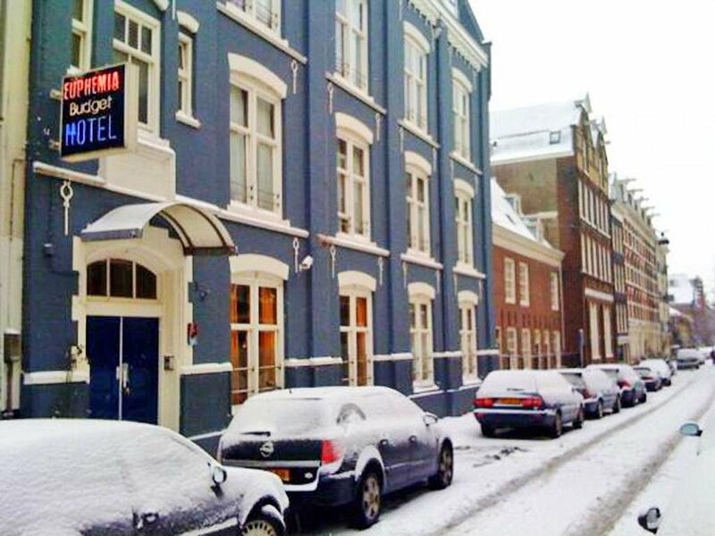 Гостиница Euphemia Old City Canal Zone в Амстердаме