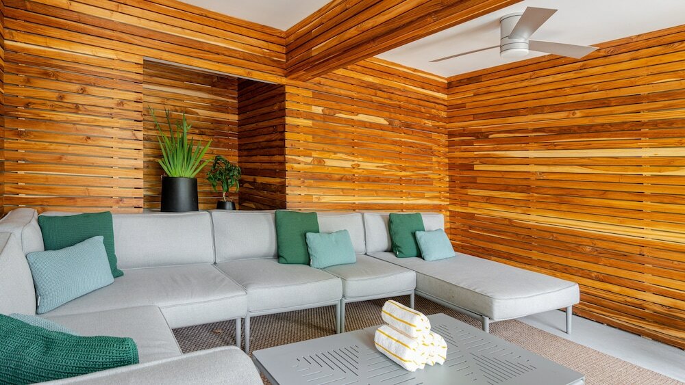 Фото Kimpton Surfcomber Hotel, an Ihg Hotel