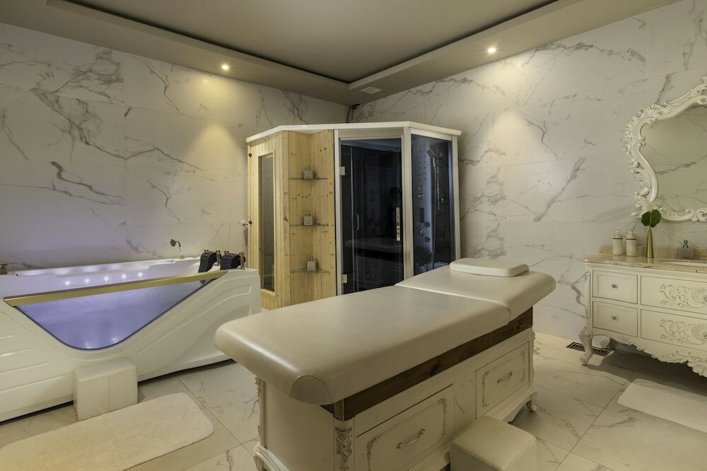 Фото The Westbury Palace