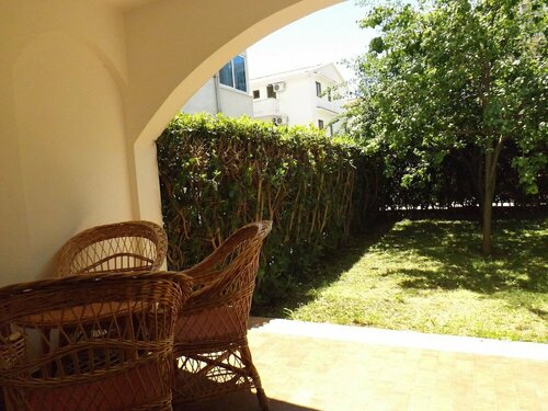 Гостиница Three Bedroom Apartment With Garden