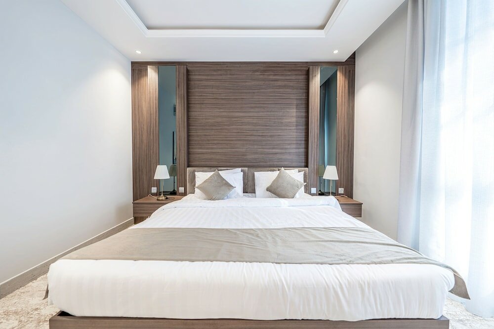 Фото Mabaat - Al Malqa 3br Apt - 533