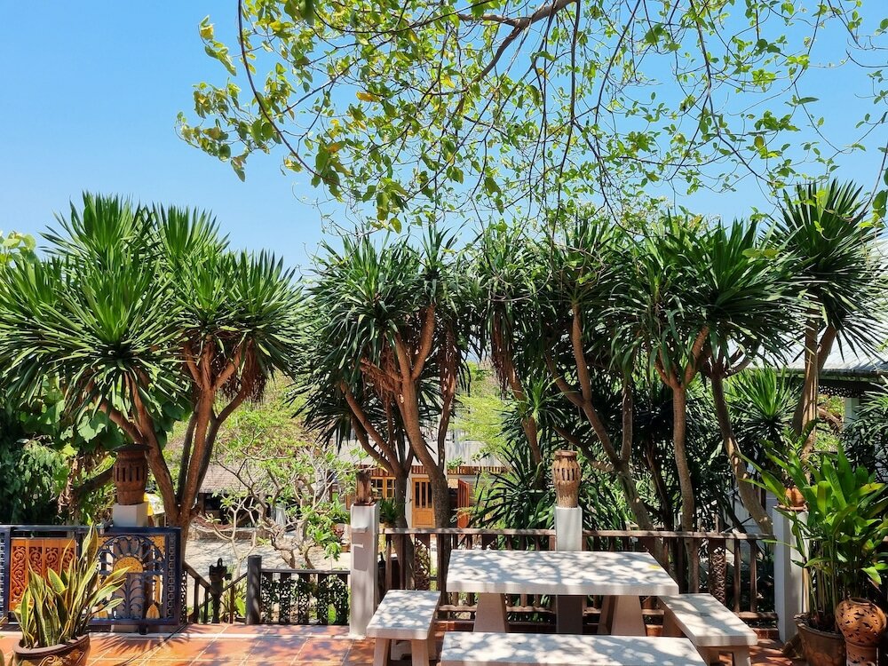 Фото Sawasdee Sichang Resort