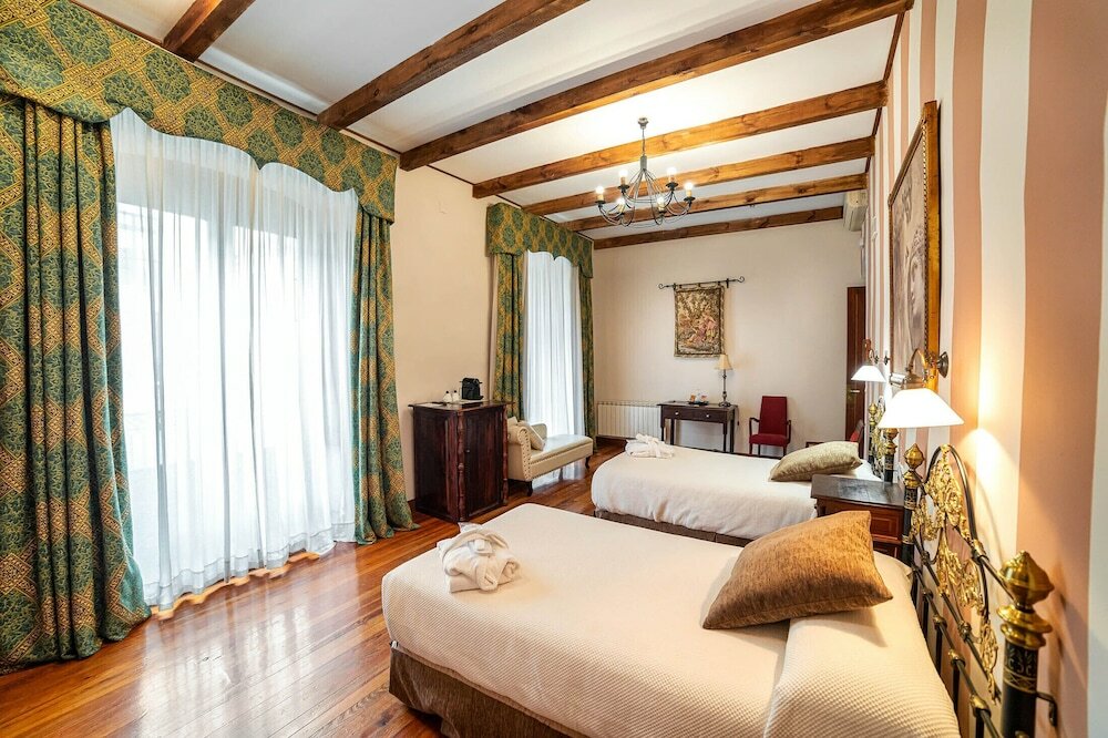 Фото Hotel Alvar Fañez