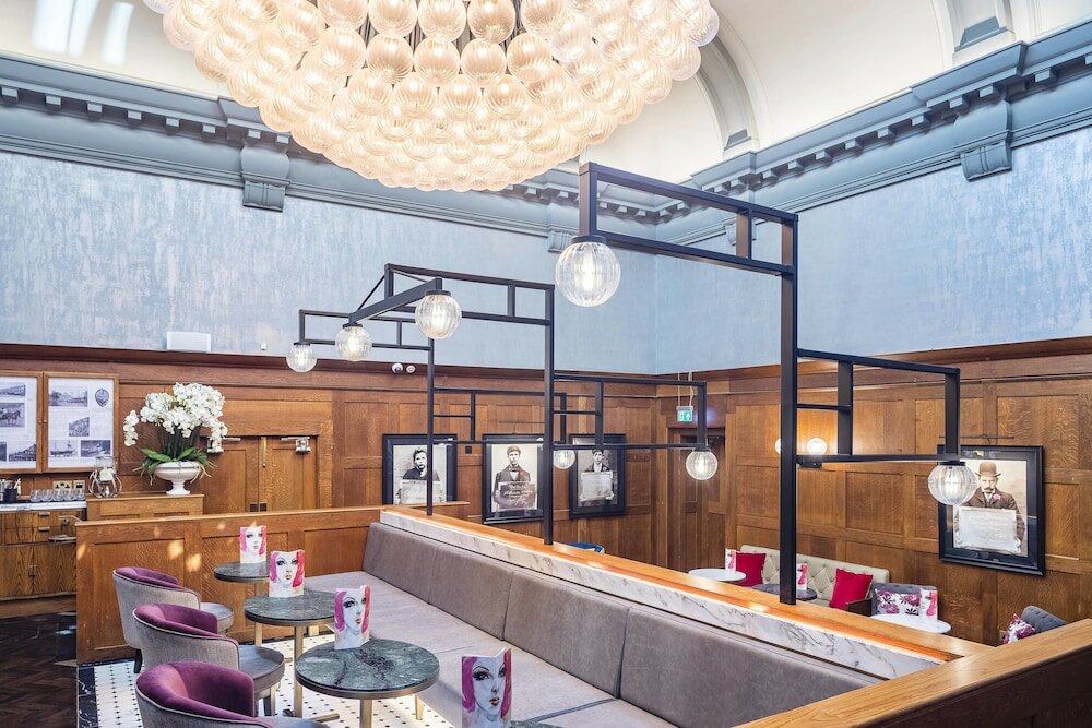 Фото The Dixon Autograph Collection