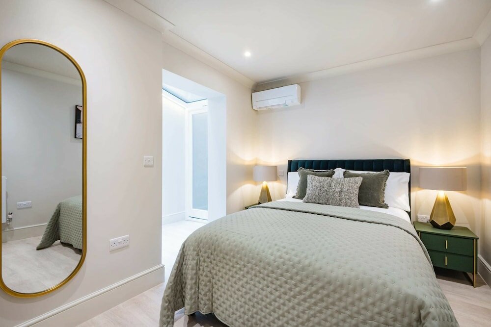 Фото Marble Arch Suite 2-hosted by Sweetstay