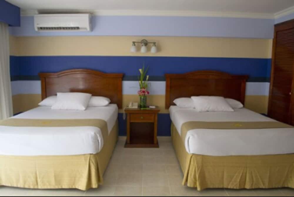 Фото Hotel Plaza Colonial